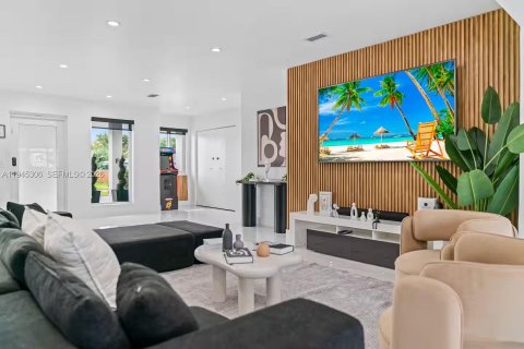 Casa en venta en Hallandale Beach, Florida, 5 dormitorios, 245.17 m2 № 2001776 - foto 10