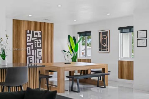 Casa en venta en Hallandale Beach, Florida, 5 dormitorios, 245.17 m2 № 2001776 - foto 4