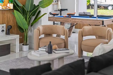 Casa en venta en Hallandale Beach, Florida, 5 dormitorios, 245.17 m2 № 2001776 - foto 21