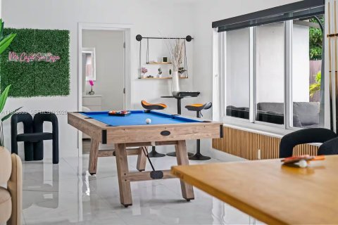 Casa en venta en Hallandale Beach, Florida, 5 dormitorios, 245.17 m2 № 2001776 - foto 8