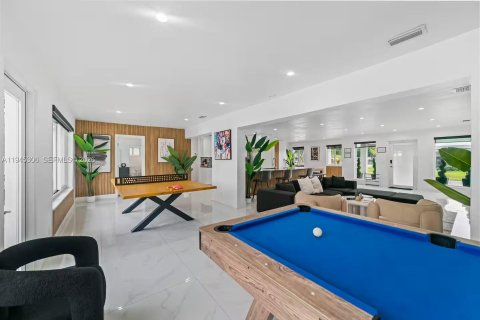 Casa en venta en Hallandale Beach, Florida, 5 dormitorios, 245.17 m2 № 2001776 - foto 6