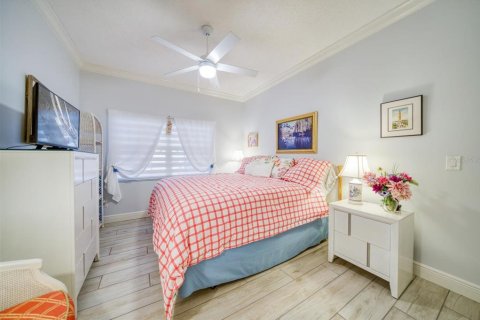 Condo in Belleair Beach, Florida, 2 bedrooms  № 1823144 - photo 30