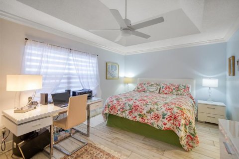 Condo in Belleair Beach, Florida, 2 bedrooms  № 1823144 - photo 21