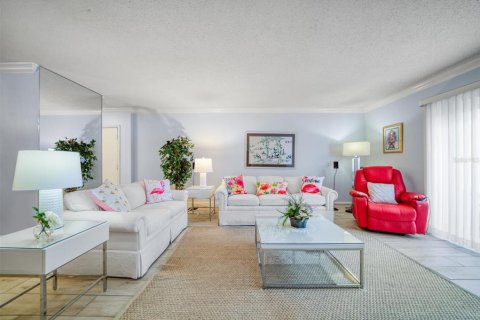 Condo in Belleair Beach, Florida, 2 bedrooms  № 1823144 - photo 8