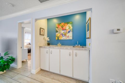 Condo in Belleair Beach, Florida, 2 bedrooms  № 1823144 - photo 12