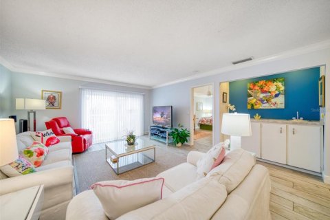 Condo in Belleair Beach, Florida, 2 bedrooms  № 1823144 - photo 9