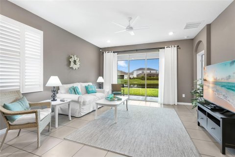 House in Bradenton, Florida 3 bedrooms, 145.11 sq.m. № 1899252 - photo 3