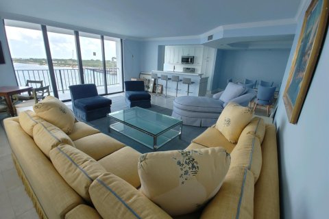 Condo in West Palm Beach, Florida, 3 bedrooms № 2184905