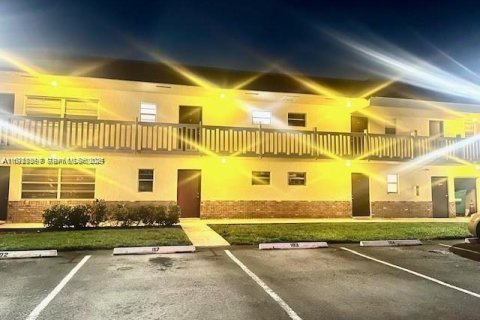 Condo à Davie, Floride, 1 chambre  № 1995777