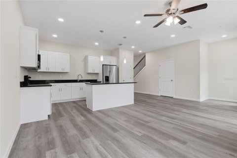 Adosado en venta en Tampa, Florida, 3 dormitorios, 161.37 m2 № 2239007 - foto 6
