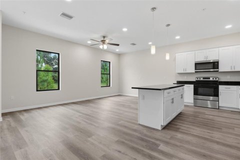 Adosado en venta en Tampa, Florida, 3 dormitorios, 161.37 m2 № 2239007 - foto 4