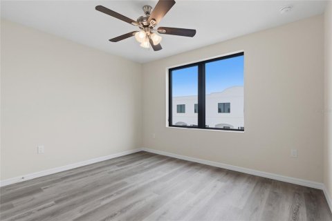 Adosado en venta en Tampa, Florida, 3 dormitorios, 161.37 m2 № 2239007 - foto 21