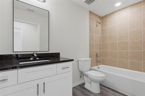 Adosado en venta en Tampa, Florida, 3 dormitorios, 161.37 m2 № 2239007 - foto 19