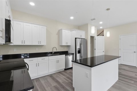 Adosado en venta en Tampa, Florida, 3 dormitorios, 161.37 m2 № 2239007 - foto 9