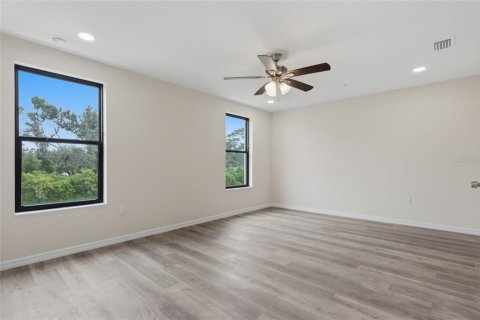 Adosado en venta en Tampa, Florida, 3 dormitorios, 161.37 m2 № 2239007 - foto 15