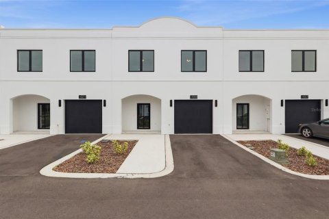 Adosado en venta en Tampa, Florida, 3 dormitorios, 161.37 m2 № 2239007 - foto 2