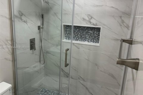 Copropriété à louer à Miami, Floride: 1 chambre, 55.74 m2 № 1956674 - photo 12