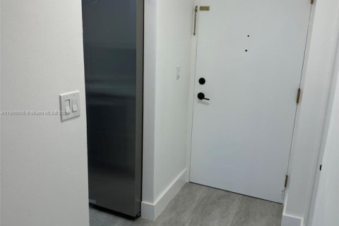 Copropriété à louer à Miami, Floride: 1 chambre, 55.74 m2 № 1956674 - photo 11