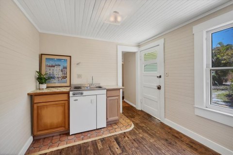 House in Sarasota, Florida 3 bedrooms, 106.84 sq.m. № 1629927 - photo 25
