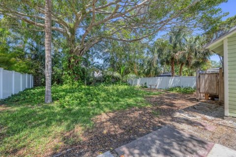 House in Sarasota, Florida 3 bedrooms, 106.84 sq.m. № 1629927 - photo 30