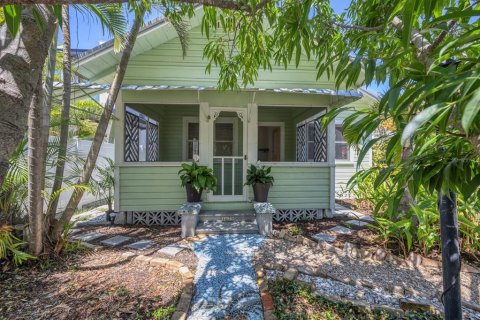 House in Sarasota, Florida 3 bedrooms, 106.84 sq.m. № 1629927 - photo 3