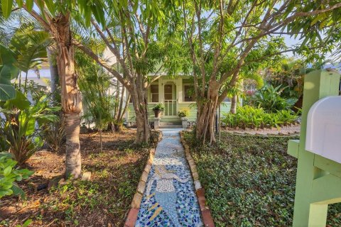 House in Sarasota, Florida 3 bedrooms, 106.84 sq.m. № 1629927 - photo 2