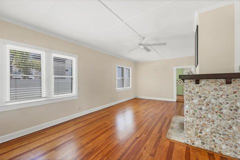 House in Sarasota, Florida 3 bedrooms, 106.84 sq.m. № 1629927 - photo 5