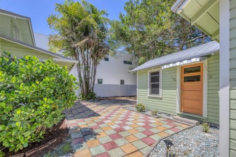 House in Sarasota, Florida 3 bedrooms, 106.84 sq.m. № 1629927 - photo 21