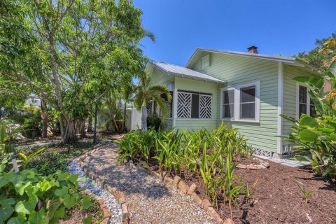 House in Sarasota, Florida 3 bedrooms, 106.84 sq.m. № 1629927 - photo 1