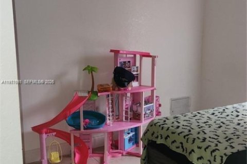 Commercial property in Miami, Florida 131.18 sq.m. № 2041830 - photo 12