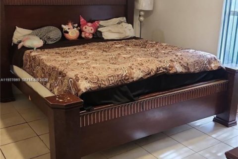 Commercial property in Miami, Florida 131.18 sq.m. № 2041830 - photo 16