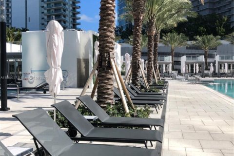 Condominio en alquiler en Miami, Florida, 1 dormitorio, 110.09 m2 № 1887687 - foto 13