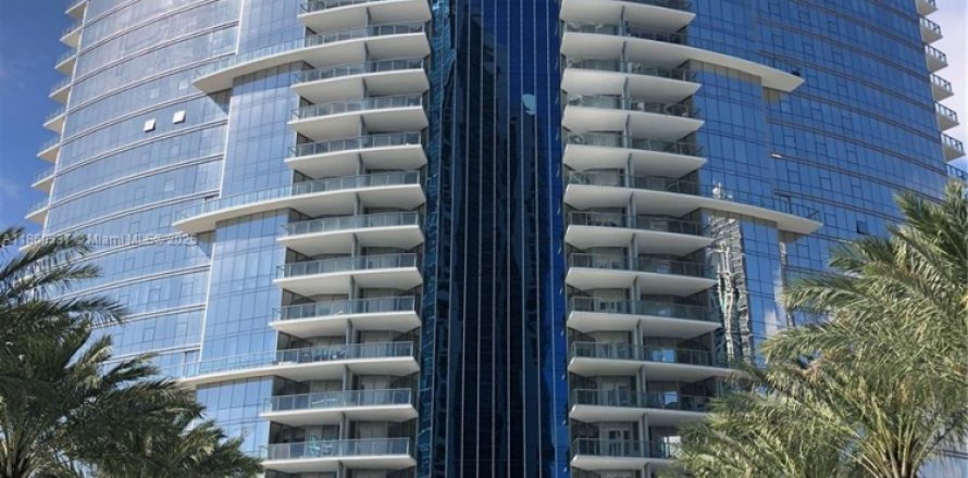 Condominio en Miami, Florida, 1 dormitorio  № 1887687