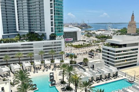 Condominio en alquiler en Miami, Florida, 1 dormitorio, 110.09 m2 № 1887687 - foto 12
