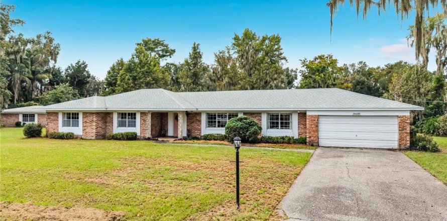 Villa ou maison à Yalaha, Floride 3 chambres, 189.99 m2 № 2411714