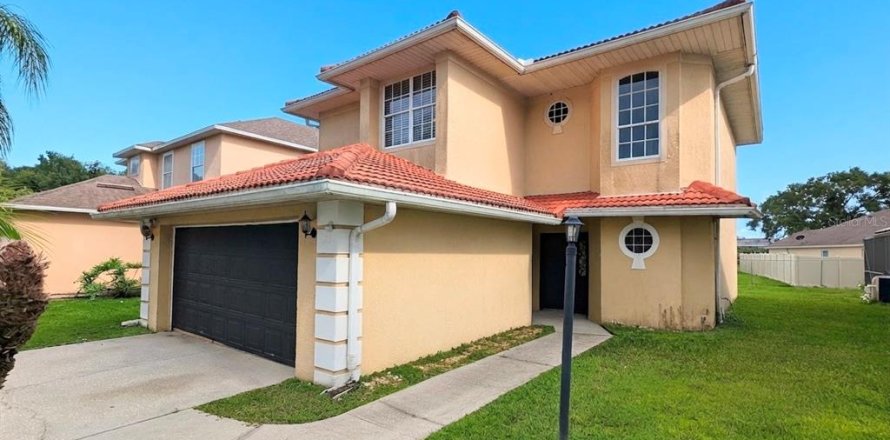 Casa en Kissimmee, Florida 3 dormitorios, 179.67 m2 № 2329334