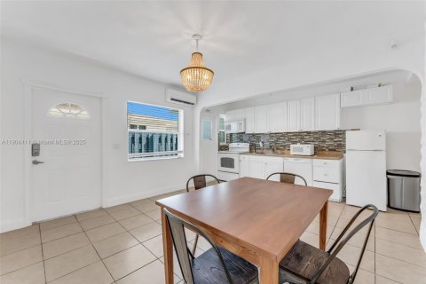 Commercial property in Hollywood, Florida 117.06 sq.m. № 1956294 - photo 13