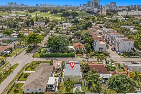 Commercial property in Hollywood, Florida 117.06 sq.m. № 1956294 - photo 11