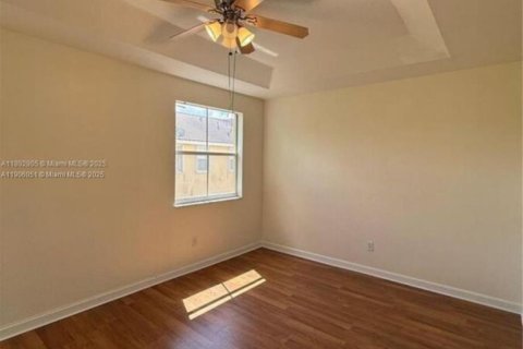 Villa ou maison à vendre à Miami, Floride: 4 chambres, 184.41 m2 № 1956670 - photo 17