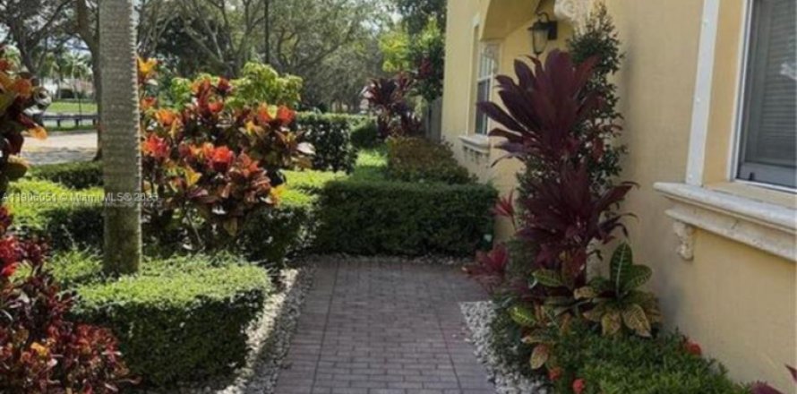 Villa ou maison à Miami, Floride 4 chambres, 184.41 m2 № 1956670