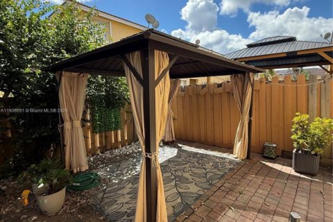 Villa ou maison à vendre à Miami, Floride: 4 chambres, 184.41 m2 № 1956670 - photo 22