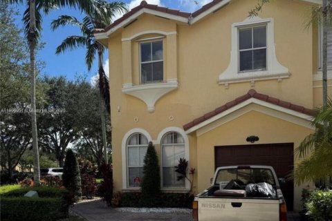 Villa ou maison à vendre à Miami, Floride: 4 chambres, 184.41 m2 № 1956670 - photo 4