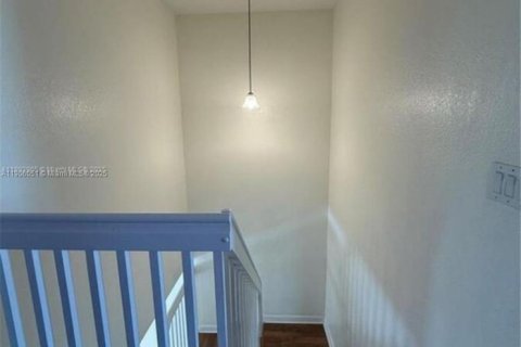 Villa ou maison à vendre à Miami, Floride: 4 chambres, 184.41 m2 № 1956670 - photo 20