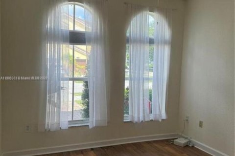 Villa ou maison à vendre à Miami, Floride: 4 chambres, 184.41 m2 № 1956670 - photo 11