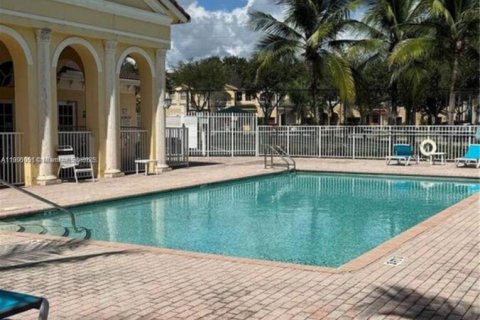 Villa ou maison à vendre à Miami, Floride: 4 chambres, 184.41 m2 № 1956670 - photo 23