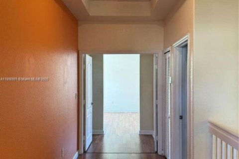 Villa ou maison à vendre à Miami, Floride: 4 chambres, 184.41 m2 № 1956670 - photo 13