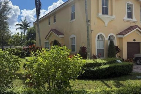 Villa ou maison à vendre à Miami, Floride: 4 chambres, 184.41 m2 № 1956670 - photo 3