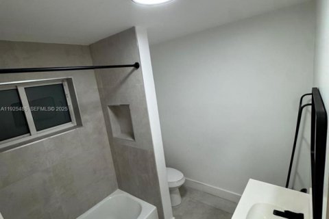 Villa ou maison à louer à Dania Beach, Floride: 3 chambres, 231.42 m2 № 1986835 - photo 10