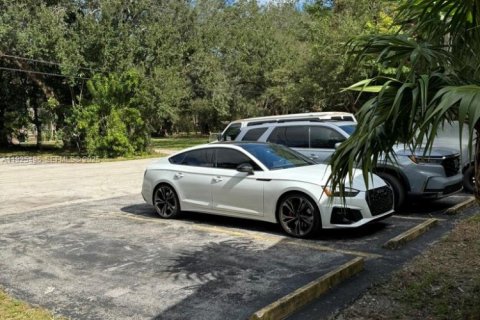 Villa ou maison à louer à Dania Beach, Floride: 3 chambres, 231.42 m2 № 1986835 - photo 2