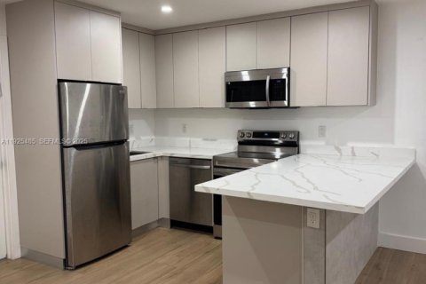 Villa ou maison à louer à Dania Beach, Floride: 3 chambres, 231.42 m2 № 1986835 - photo 6